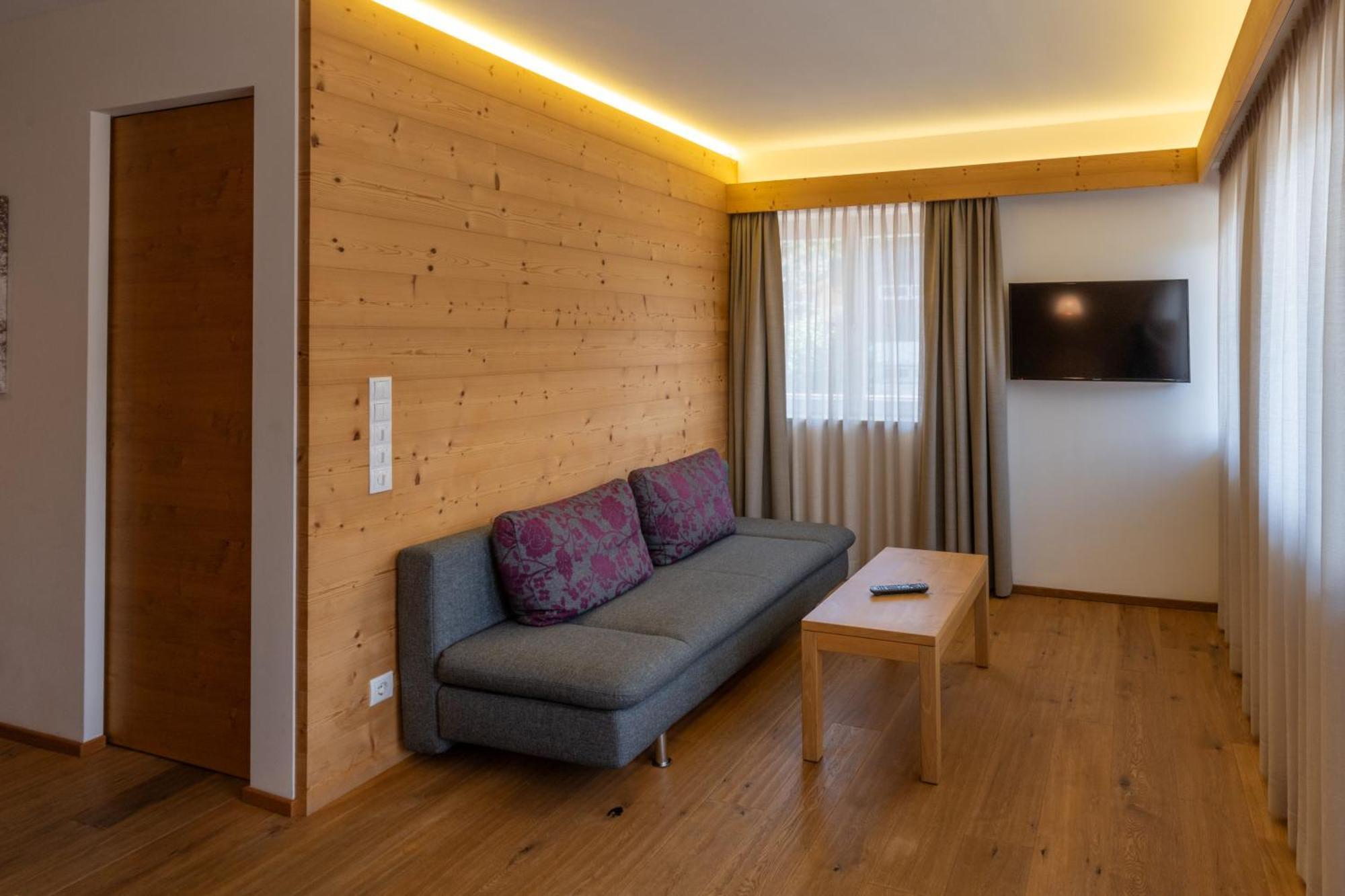 Alma Mountain Residence Dobbiaco Eksteriør billede