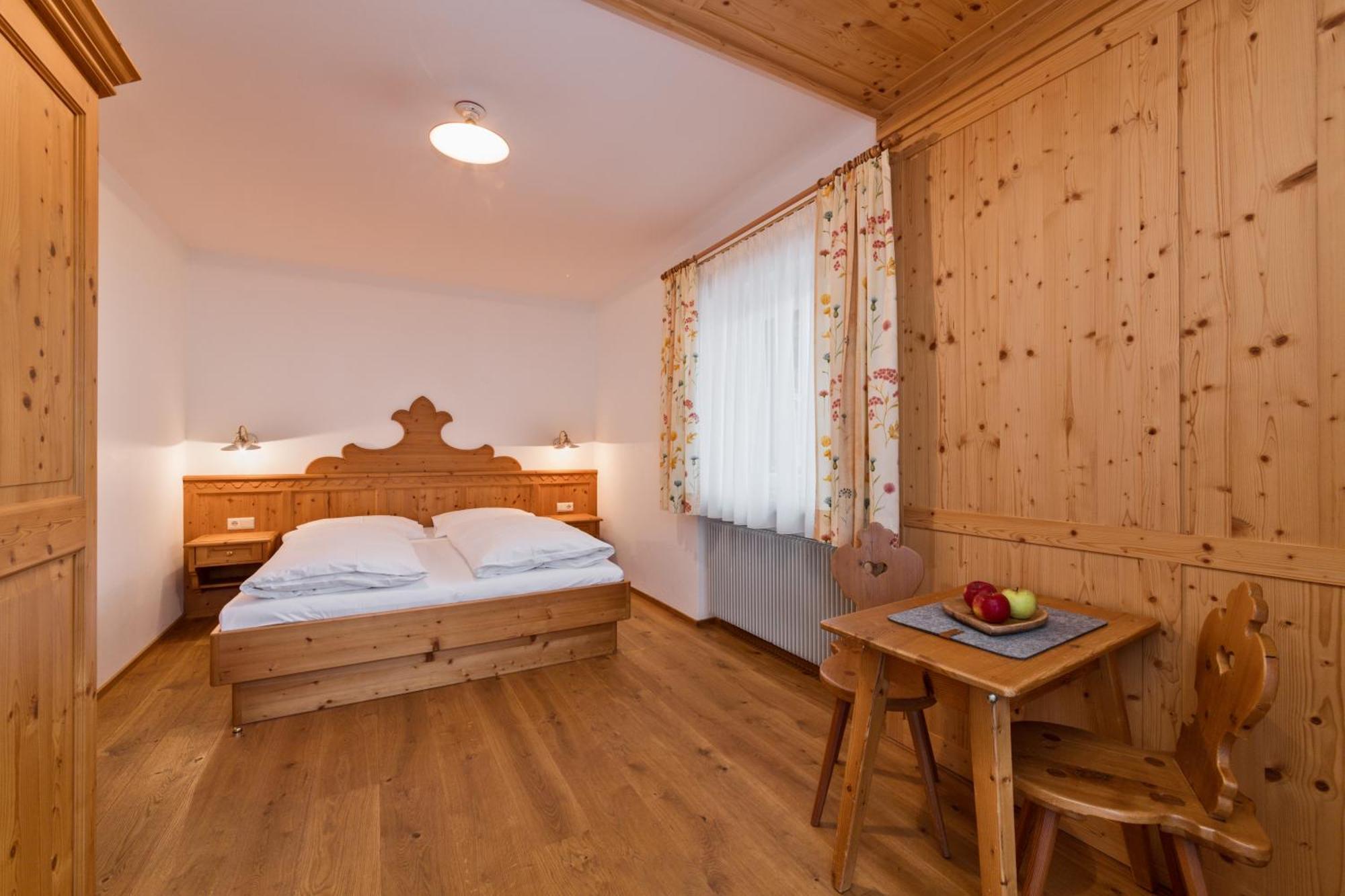 Alma Mountain Residence Dobbiaco Eksteriør billede